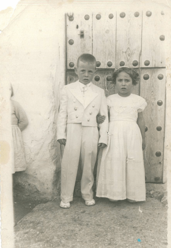 1949. Primera boda de blanco. Niños de arras.
